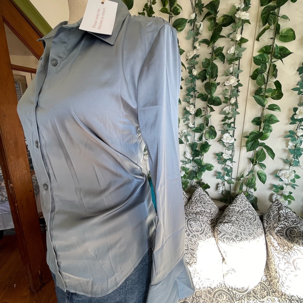 Backyard Roses Satin Top! - Picture 4 of 5